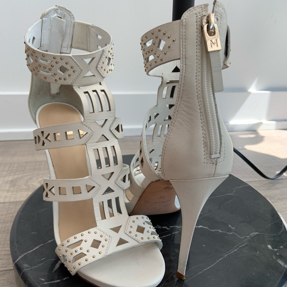 SOLD: Guess by Marciano White Heels - Size 7 - Picture 4 of 6